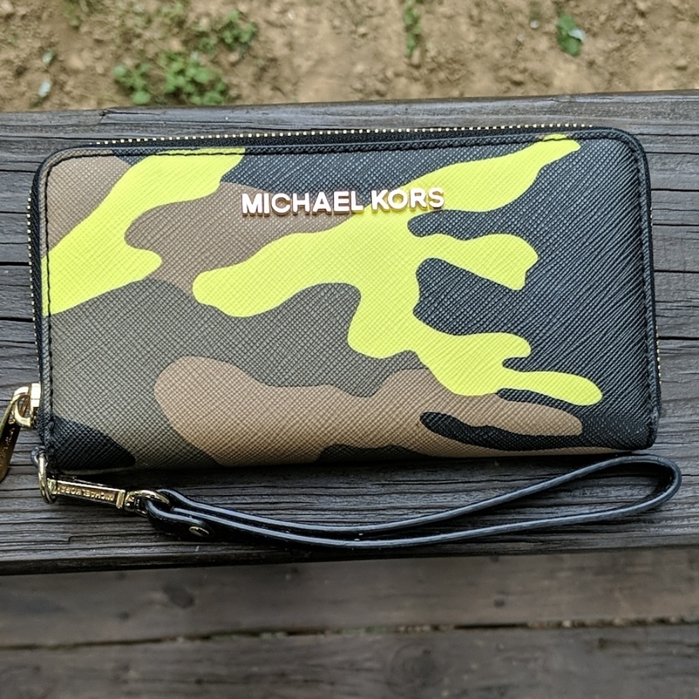 Michael Kors Camo Wristlet/Wallet
